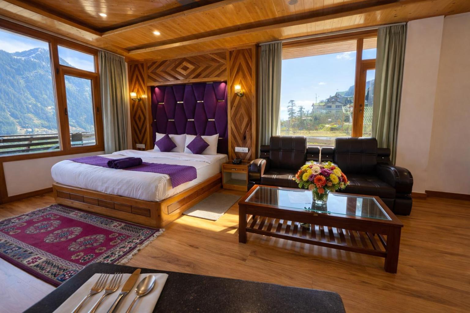 Ln Grand Premium & Luxury Suites, Manali — Photos 3